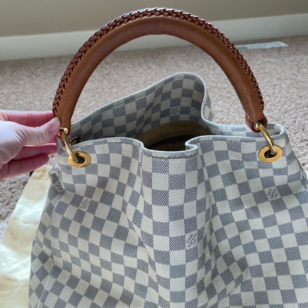Authentic Louis Vuitton Artsy GM